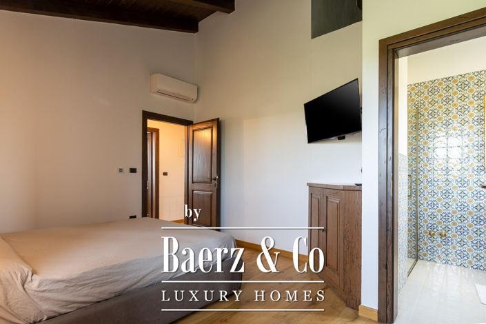 Image No.30-3 Bed Property for sale
