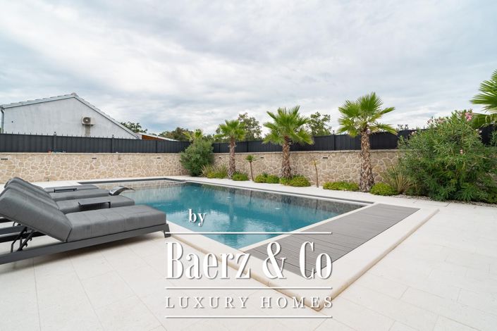 Image No.23-5 Bed Property for sale