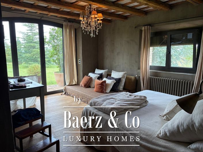 Image No.19-6 Bed Property for sale