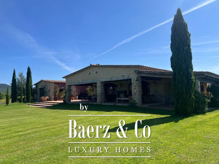 Image No.2-6 Bed Property for sale