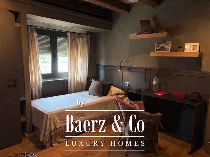 Image No.20-6 Bed Property for sale