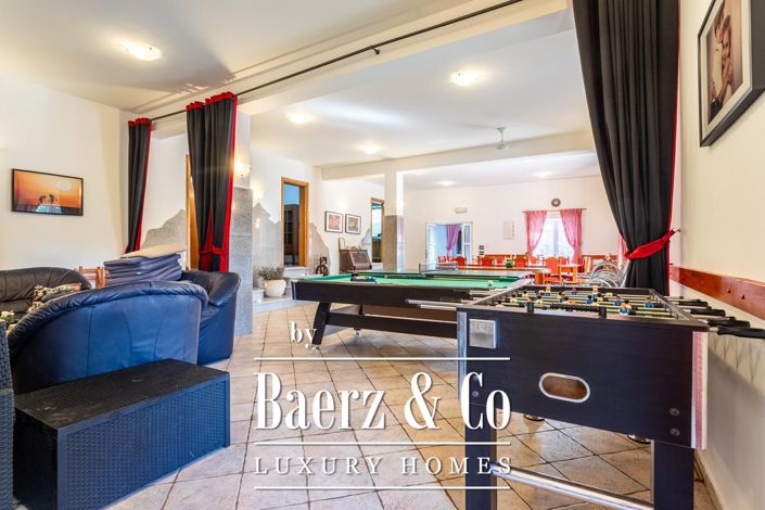 Image No.4-10 Bed Townhouse for sale