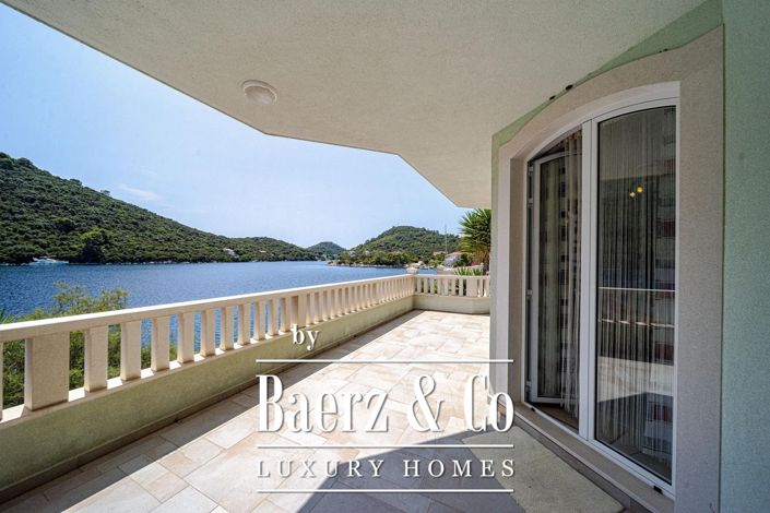 Image No.10-6 Bed Villa for sale