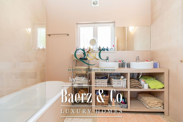 Image No.17-3 Bed Property for sale
