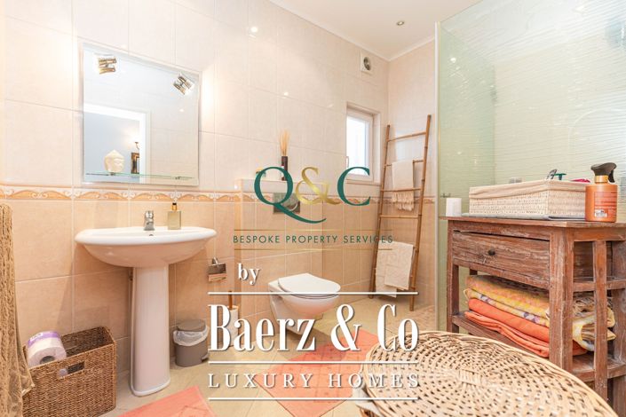 Image No.20-3 Bed Property for sale