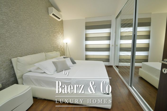 Image No.12-3 Bed Property for sale