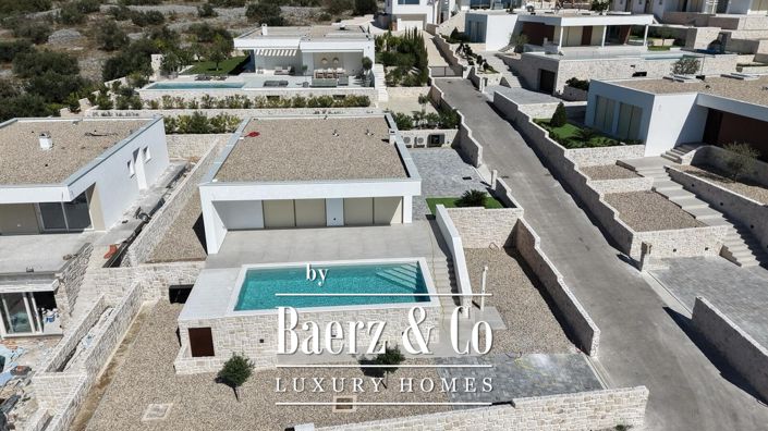 Image No.2-3 Bed Villa for sale