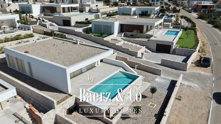 Image No.3-3 Bed Villa for sale