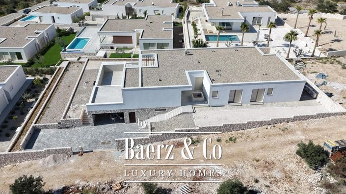 Image No.4-4 Bed Villa for sale