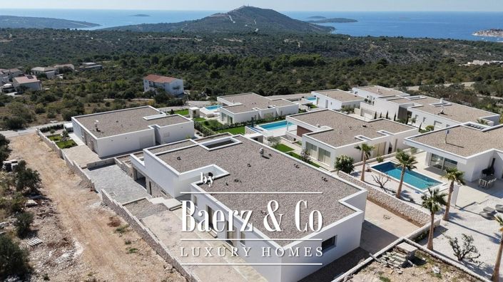 Image No.5-4 Bed Villa for sale