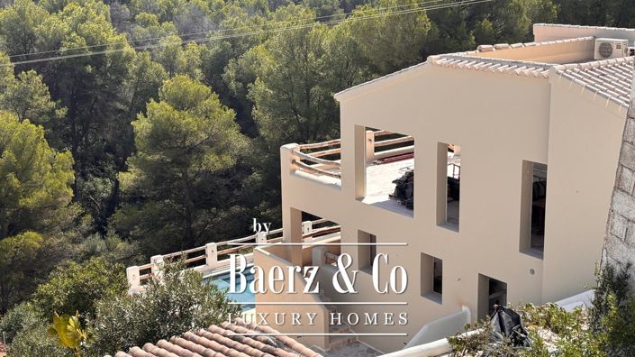 Image No.2-4 Bed Villa for sale