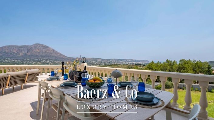 Image No.11-8 Bed Villa for sale