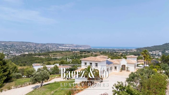 Image No.2-8 Bed Villa for sale