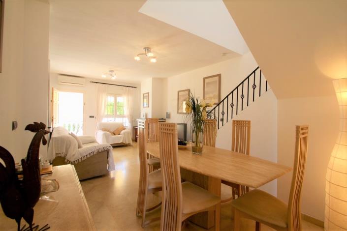 Image No.6-3 Bed Townhouse for sale