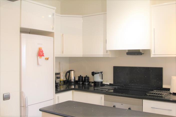 Image No.8-3 Bed Townhouse for sale