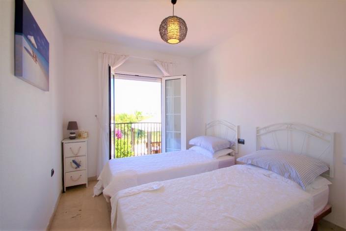 Image No.14-3 Bed Townhouse for sale