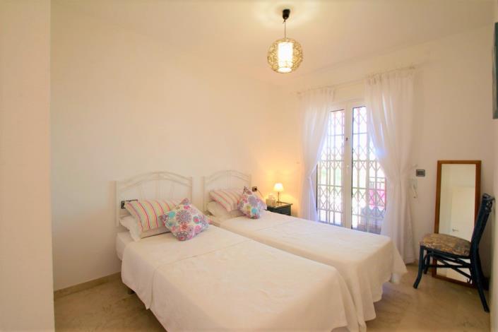 Image No.15-3 Bed Townhouse for sale