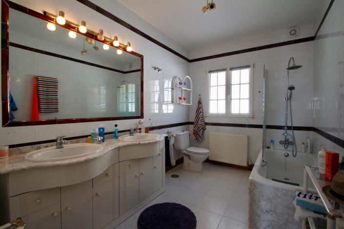 Image No.14-3 Bed Villa / Detached for sale