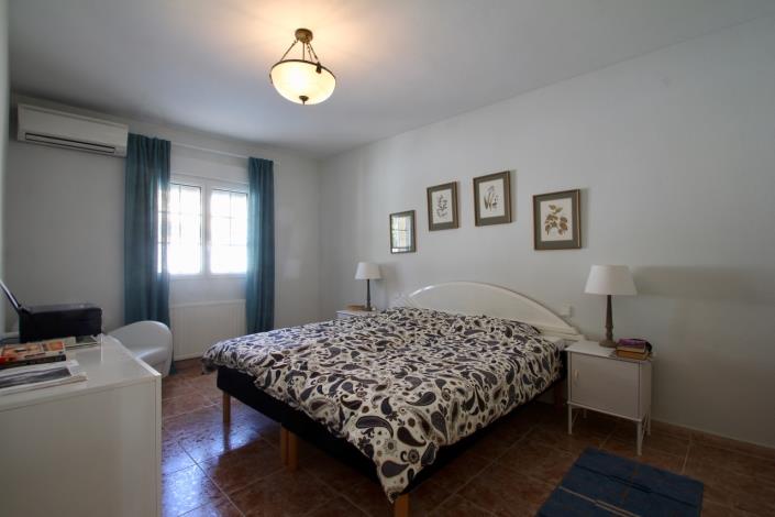 Image No.11-3 Bed Villa / Detached for sale