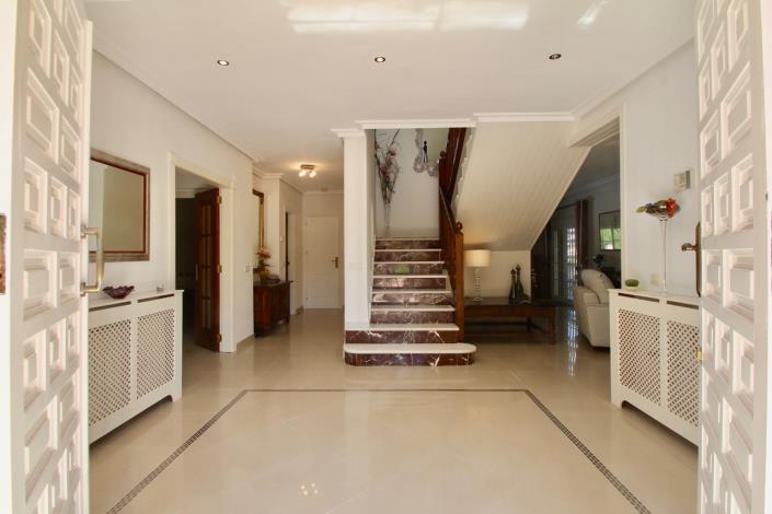 Image No.8-5 Bed Villa / Detached for sale