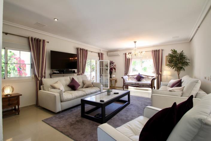 Image No.10-5 Bed Villa / Detached for sale