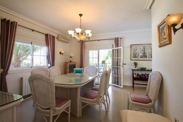 Image No.11-5 Bed Villa / Detached for sale