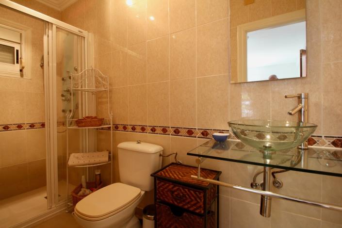 Image No.19-5 Bed Villa / Detached for sale