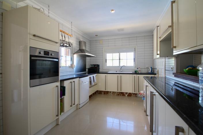 Image No.12-5 Bed Villa / Detached for sale