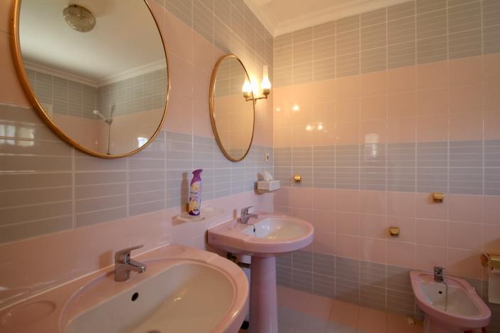 Image No.20-5 Bed Villa / Detached for sale