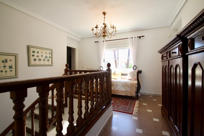 Image No.13-5 Bed Villa / Detached for sale