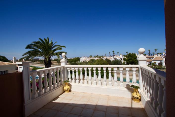 Image No.26-5 Bed Villa / Detached for sale