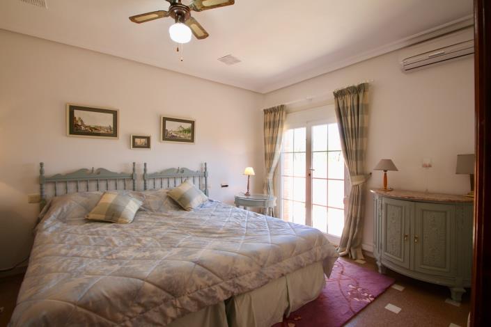 Image No.22-5 Bed Villa / Detached for sale