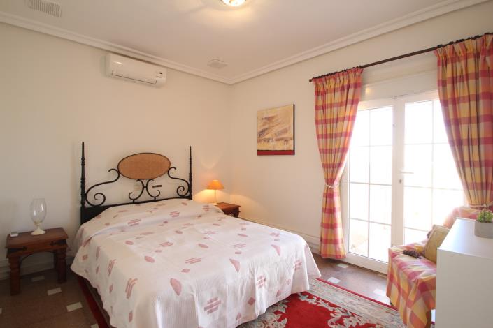 Image No.16-5 Bed Villa / Detached for sale