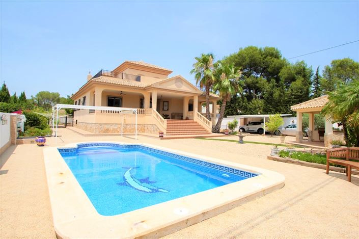 Image No.1-Villa de 5 chambres à vendre à Pinar de Campoverde