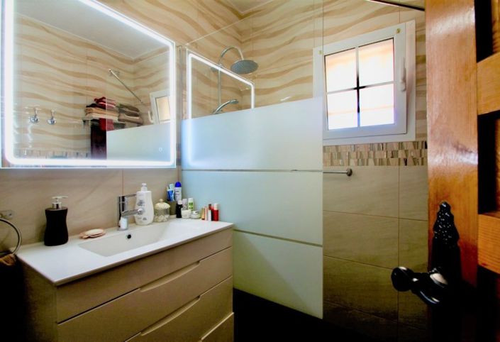 Image No.19-6 Bed Villa for sale