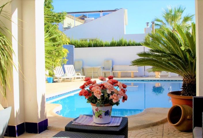 Image No.3-6 Bed Villa for sale