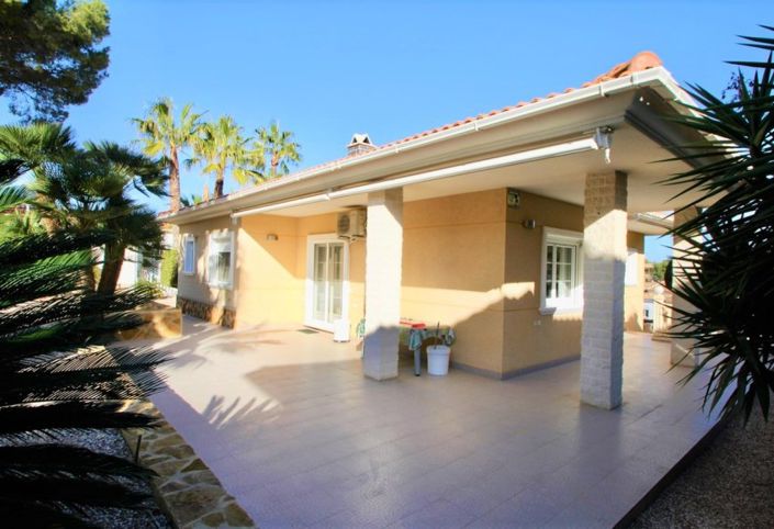 Image No.1-4 Bed Villa for sale