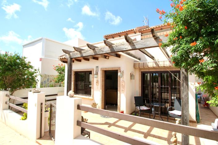 Image No.1-Villa de 2 chambres à vendre à Villamartin