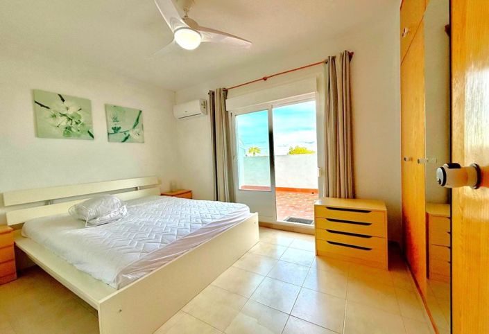 Image No.10-3 Bed Townhouse for sale