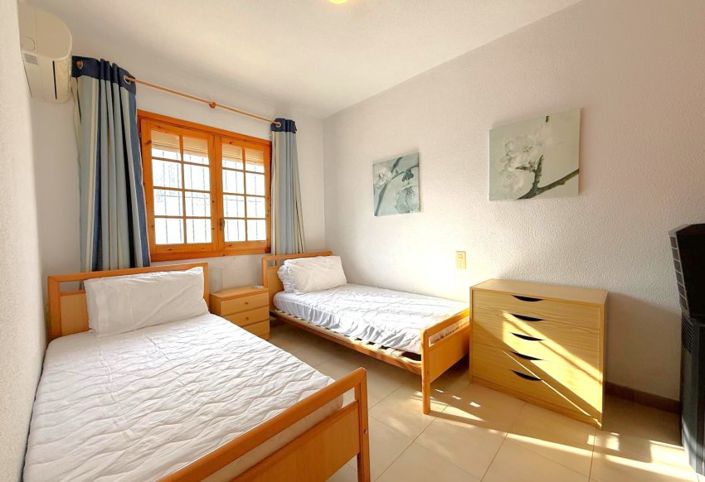 Image No.11-3 Bed Townhouse for sale