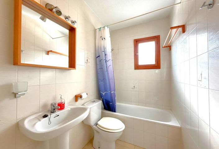 Image No.15-3 Bed Townhouse for sale