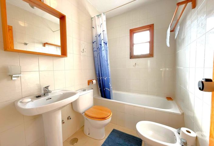 Image No.16-3 Bed Townhouse for sale