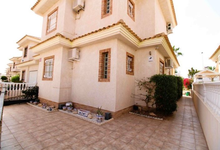 Image No.4-3 Bed Villa for sale