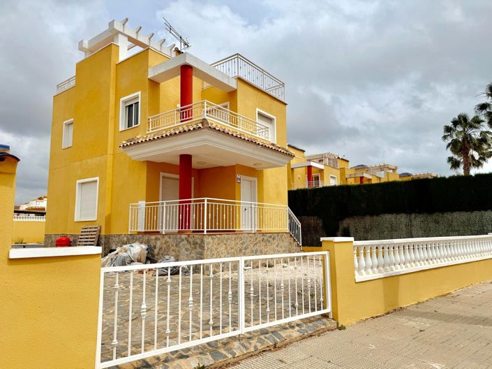 Image No.1-3 Bed Villa for sale