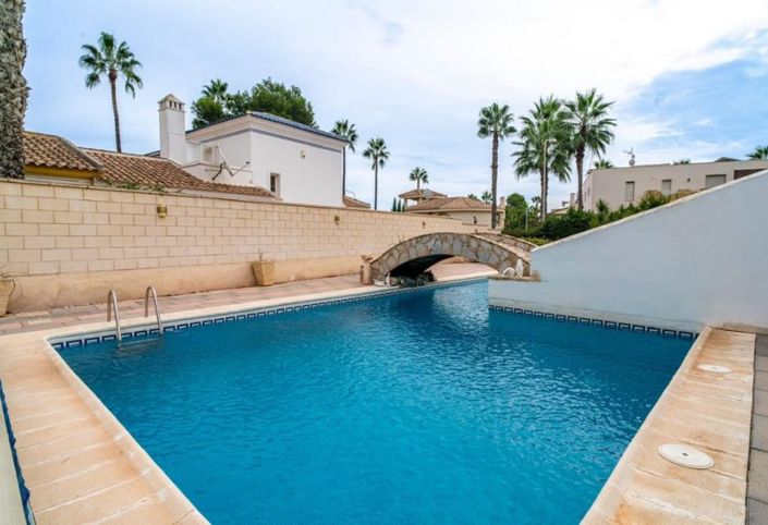 Image No.3-4 Bed Villa for sale