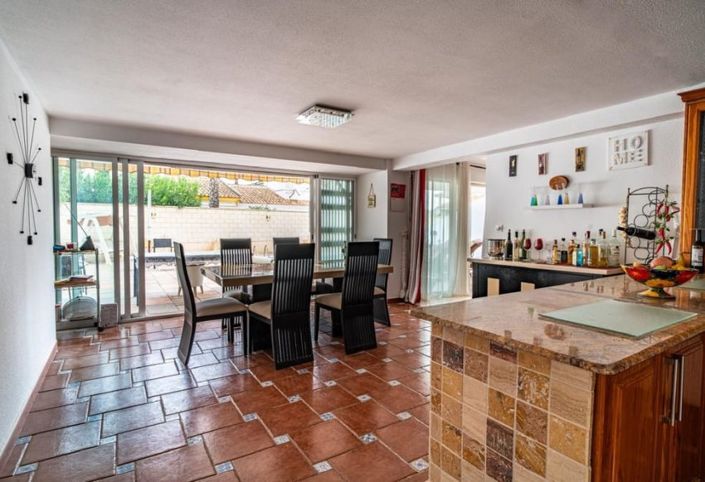 Image No.9-4 Bed Villa for sale