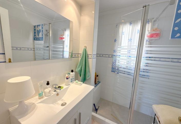 Image No.10-2 Bed Townhouse for sale