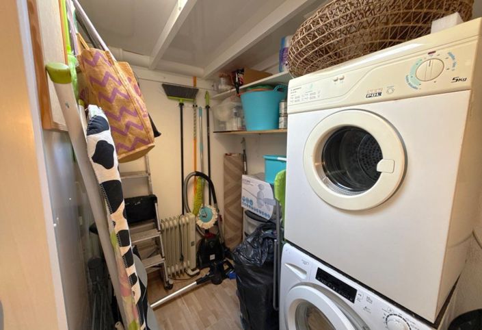 Image No.25-2 Bed Townhouse for sale