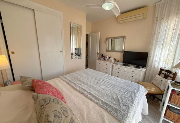 Image No.6-2 Bed Townhouse for sale