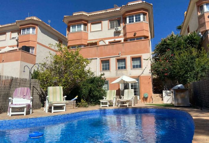 Image No.1-4 Bed Townhouse for sale